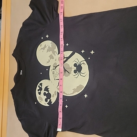 Disney Size S Black T Shirt w/Spooky Mickey Head Glow-in-the-Dark Vinyl Graphic - Picture 6 of 10